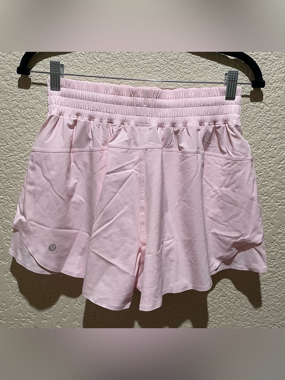 Lululemon NWT Shake It Out High Rise Run 2.5 Athletic Shorts light pink Size S - Picture 6 of 10
